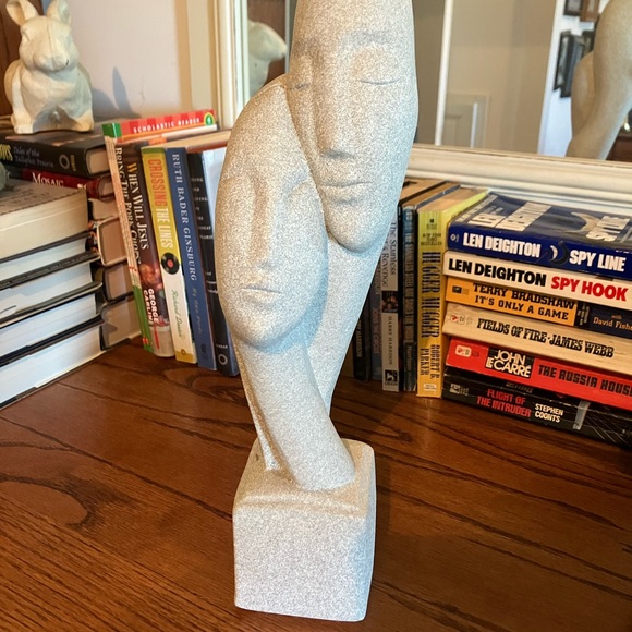 Abstract Gray Sculpture - Picture 1 of 3